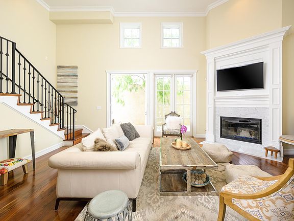 2nd image of 939 20th St #7