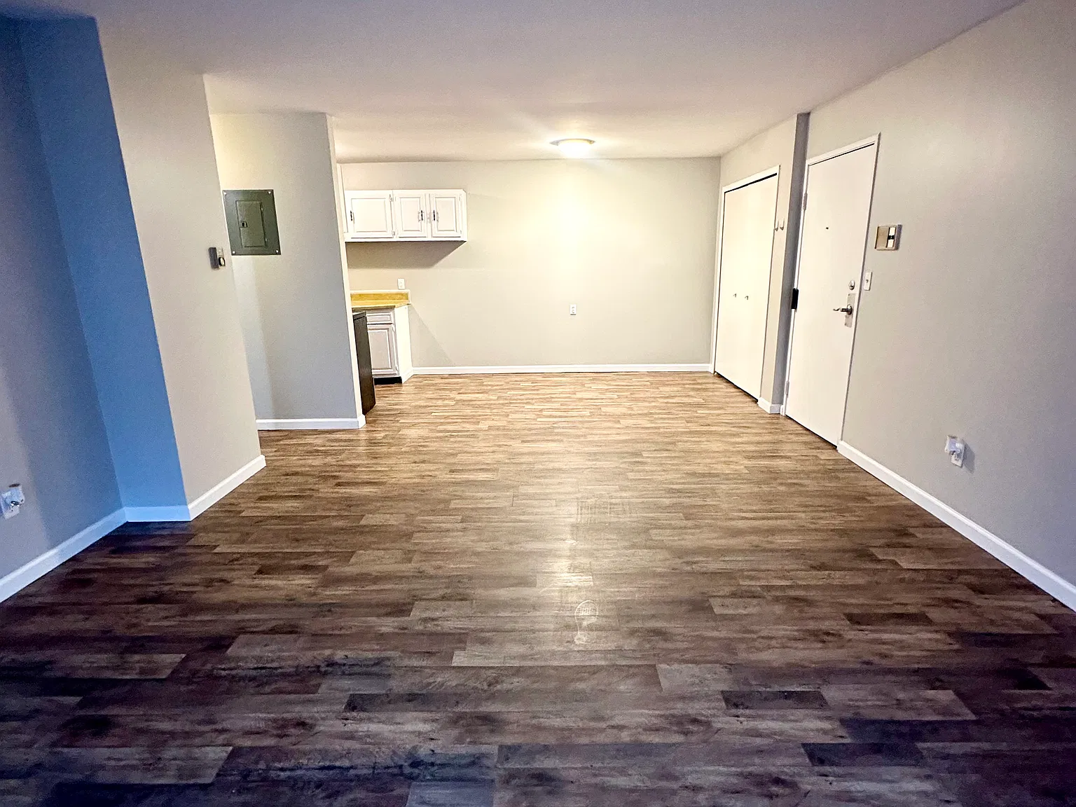 2612 Lovington Dr — Photo 2