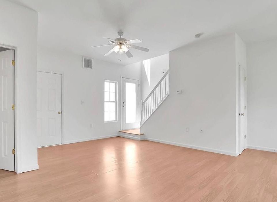 1st image of 105 Oflannery Ct