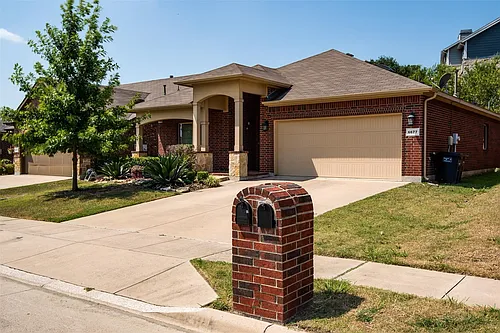 6677 Friendsway Dr Photo 1