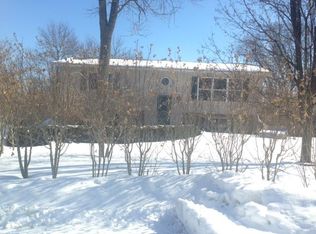 37445 N Park Ln W, Lake Villa, IL 60046