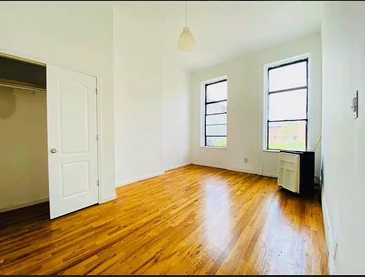 Rented by null | media 25