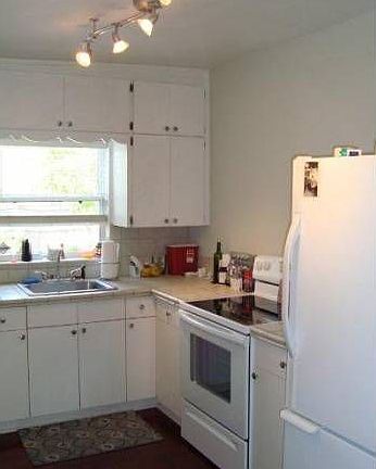 4th image of 2503 Laura Pl