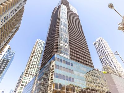 10 E Ontario St APT 1707, Chicago, IL, 60611