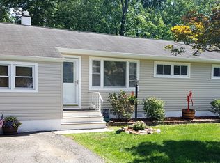 6 Carlson Pl, Lake Hiawatha, NJ 07034