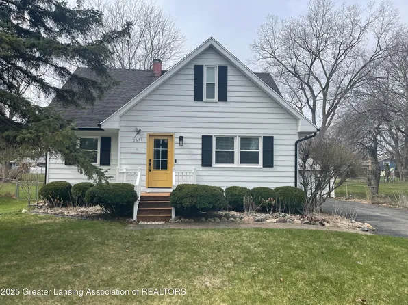 2631 Grovenburg Rd, Lansing, MI 48911