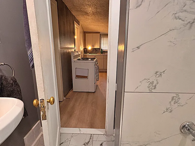 140 Woodell Ave — Photo 7