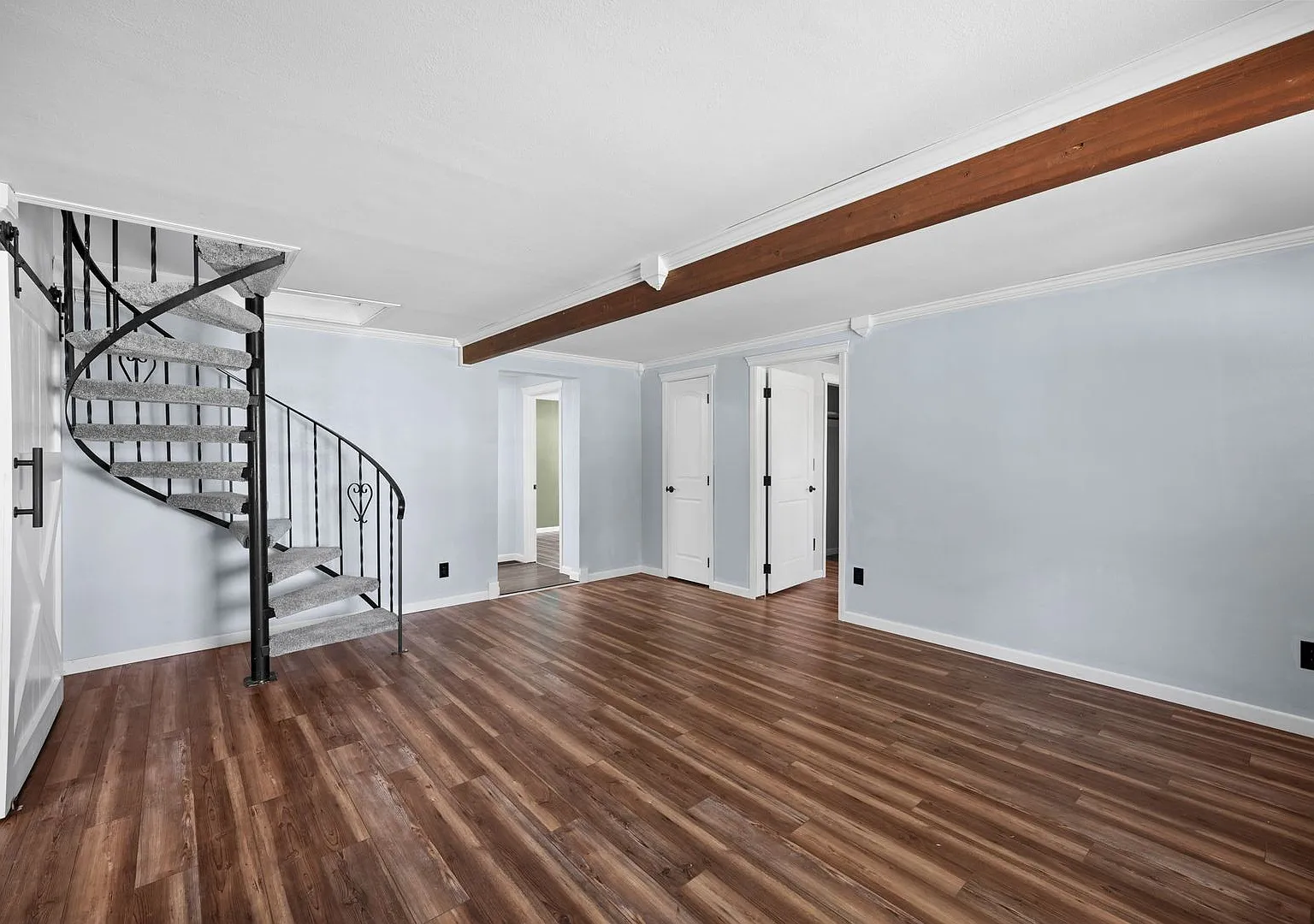 Updated 4BR Lidgerwood Home - Spiral Staircase, Loft & Oversized Garage! — Photo 4