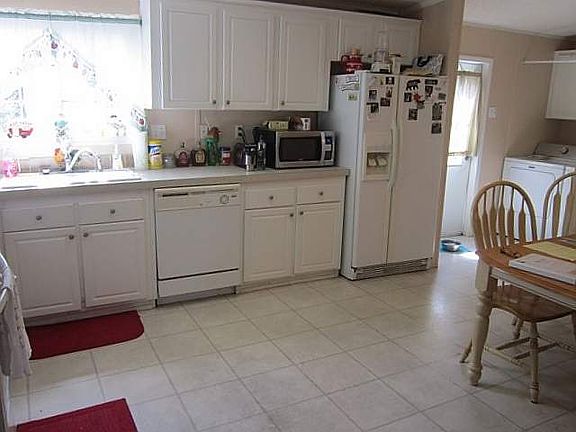 3rd image of 89 Hillsborough Dr