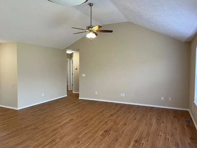 4443 W Delmar St — Photo 4