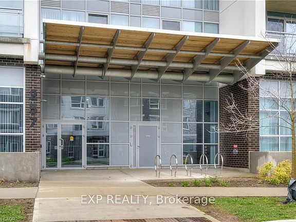 3rd image of 257 Hemlock St #607