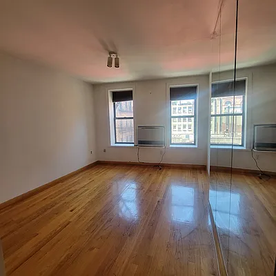 Rented by Oxford Property Group | media 8