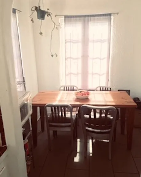 Breakfast nook adjacent to the kitchen on the 1st floor
