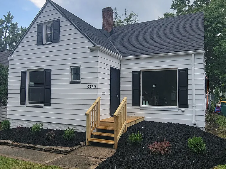 5320 Arch St — Photo 3