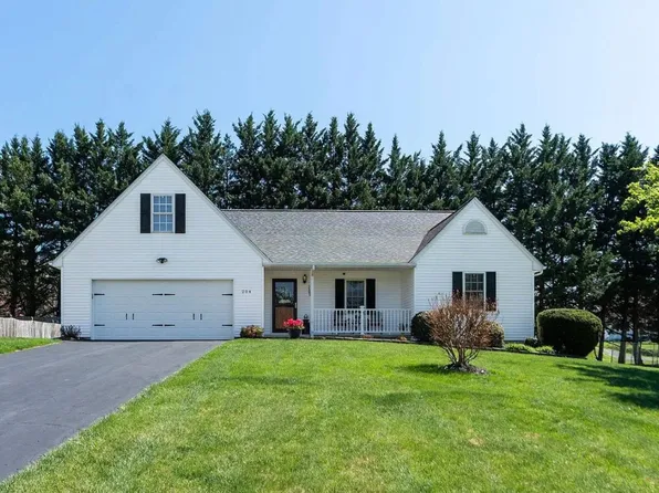 204 Devon Ct, Waynesboro, VA 22980