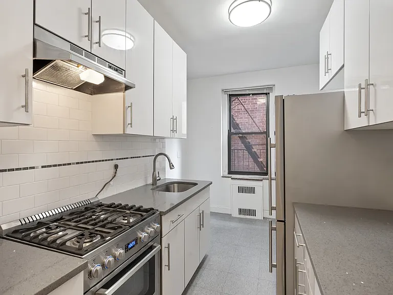 41-09 41st St #5C — Photo 12