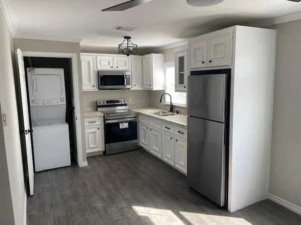 3608 Saint Charles St APT 4, Houston, TX 77004