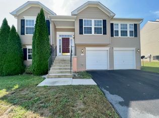 210 Hughs Rd, Charles Town, WV 25414