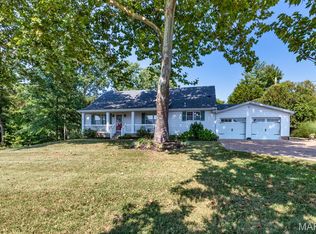 6077 Wells Rd, Saint Louis, MO 63128