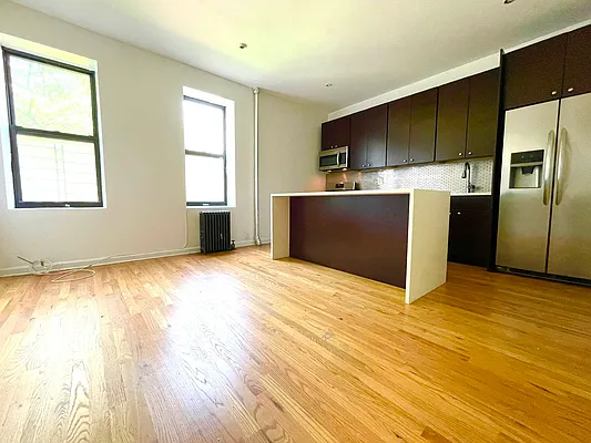 Rented by R New York | media 22