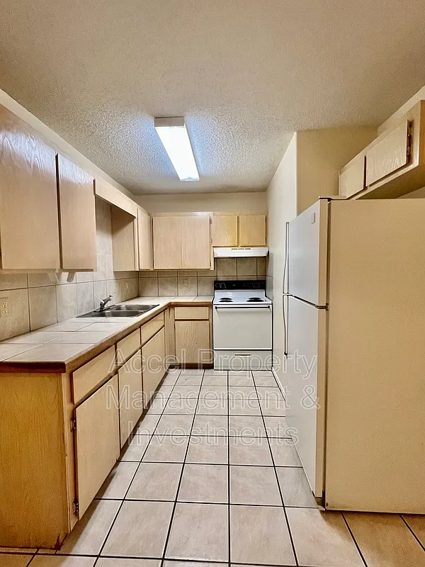2 bed, 2.0 bath, $750 — Photo 3