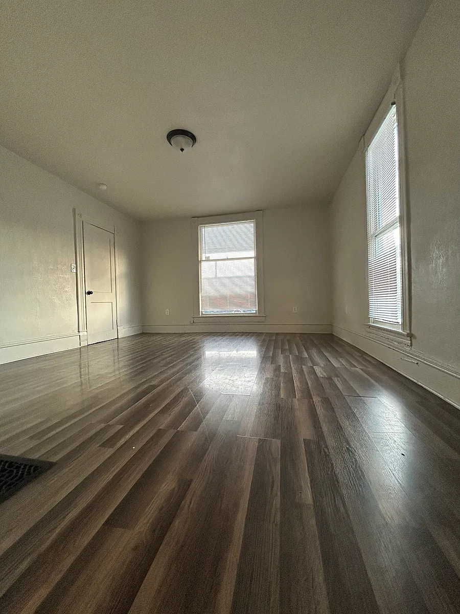 Building Photo - 220 W Excelsior St #1