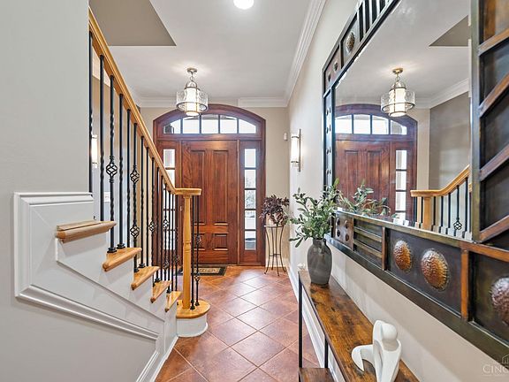 2nd image of 1464 Riverside Dr