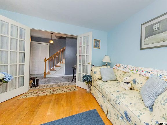 5th image of 5 Rivercrest Dr