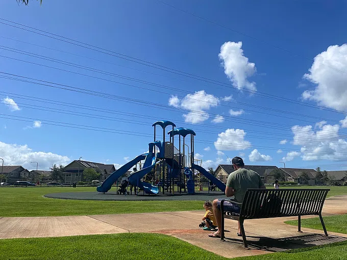 5 min. walk to the community park