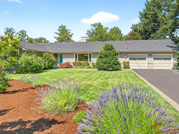 517 N Barneburg Rd, Medford, OR 97504