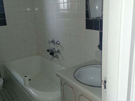 5th image of 3715 Kings Hwy APT 4B