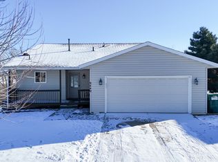 9440 Eider Ln, Monticello, MN 55362