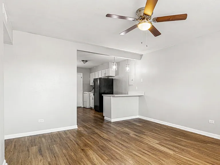 370 Benton St #1 — Photo 3