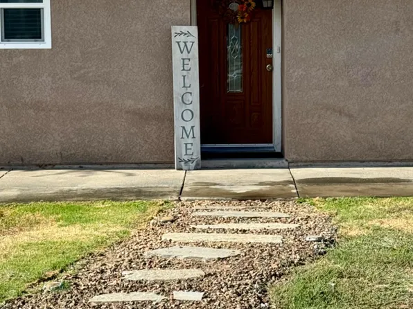 17492 Lane Dr, Madera, CA 93638