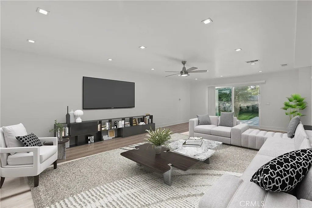 3 bed, 2.5 bath, 1998 sqft, $5,495 — Photo 4