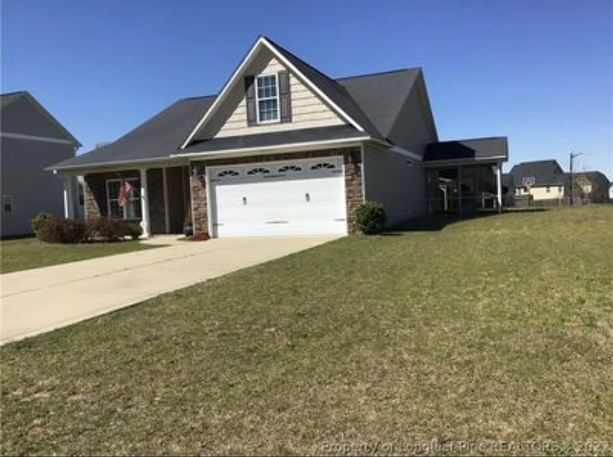 277 Century Dr — Photo 2
