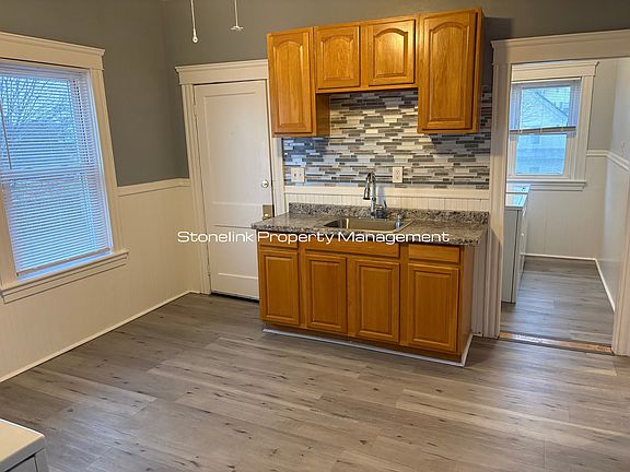 5th image of 192 Chandler Ave Floor 2