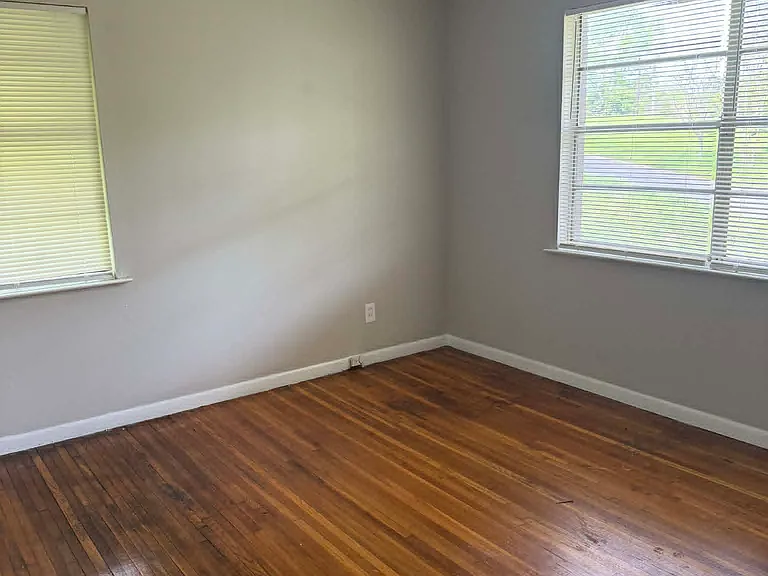 1677 Pine Ave SW — Photo 13