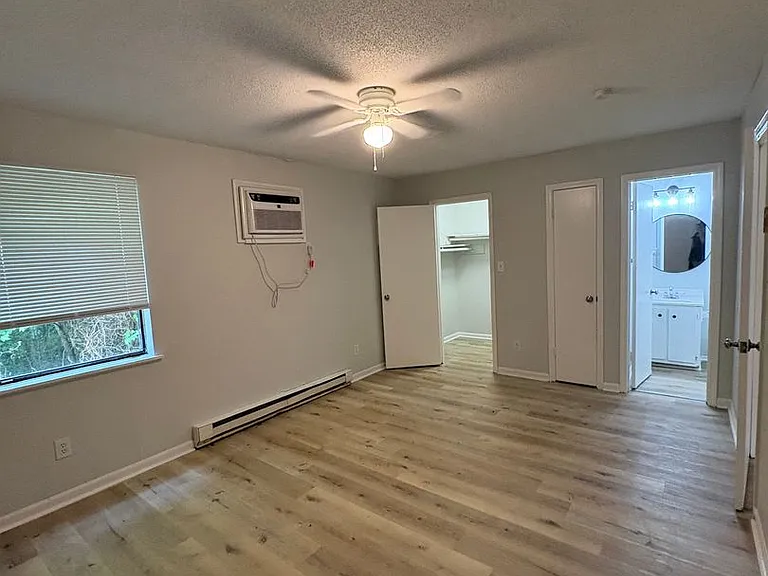 818 Meadow Ridge Ct — Photo 13