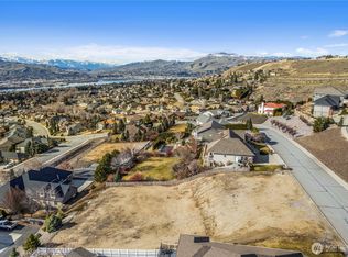 922 Briarwood Dr, East Wenatchee, WA