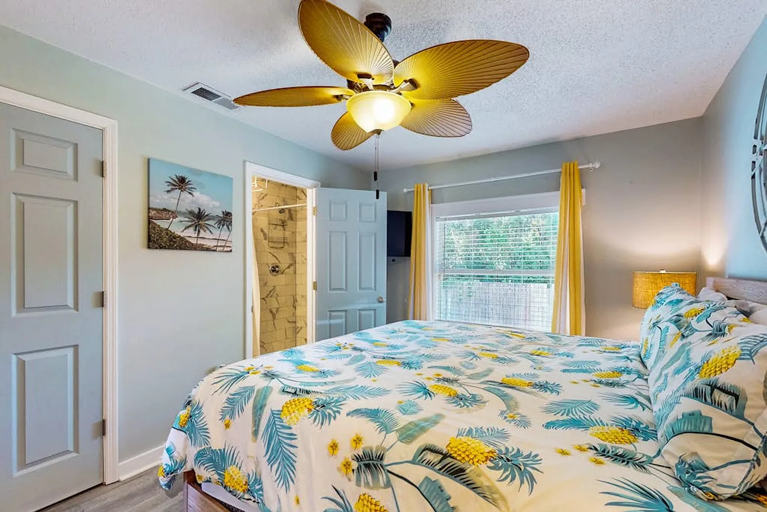 3 bed, 2.0 bath, 1087 sqft, $3,402 — Photo 4