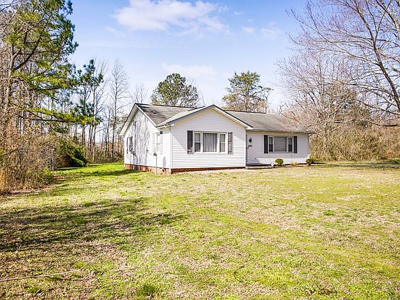 2nd image of 3301 Luttrellville Ln