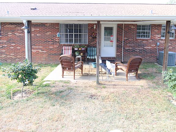 5th image of 2337 Spring St