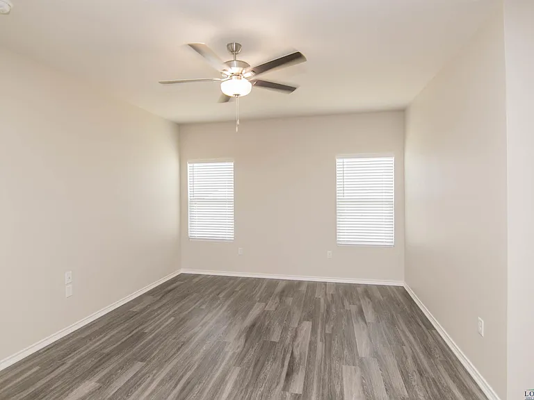 1427 Monterey Dr — Photo 11