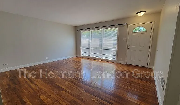 3437 Elmhurst Dr — Photo 3