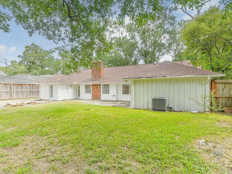12223 Old Oaks Dr — Photo 37