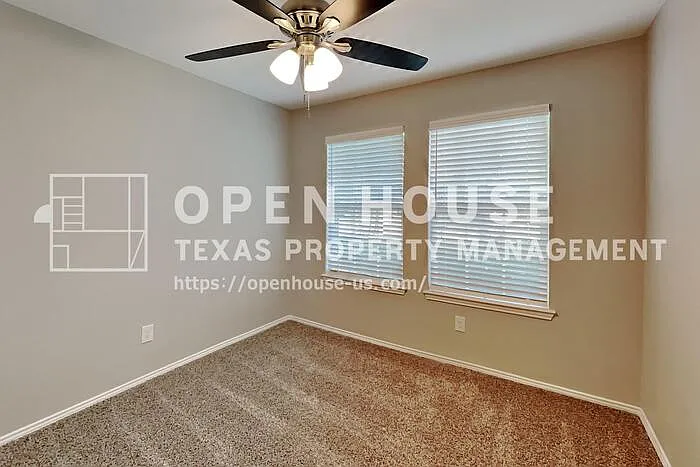 5620 Talons Crest Cir — Photo 12