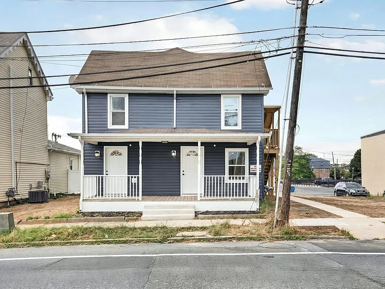 428 S Governors Ave #A — Photo 1