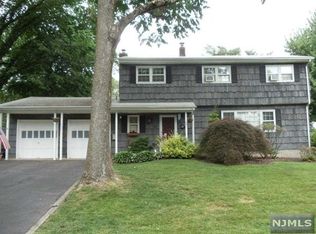 16 Pavonia Ave, Emerson, NJ 07630