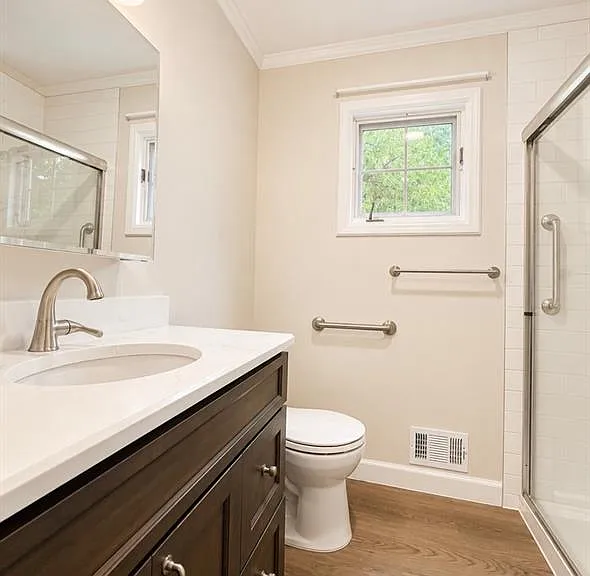 229 Linden St — Photo 14